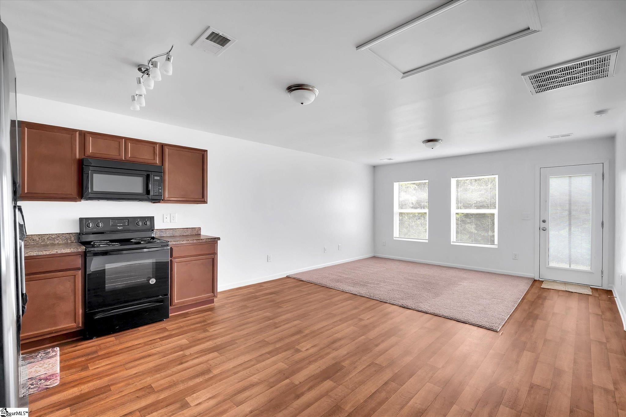 9 Honour, Greenville, South Carolina image 5