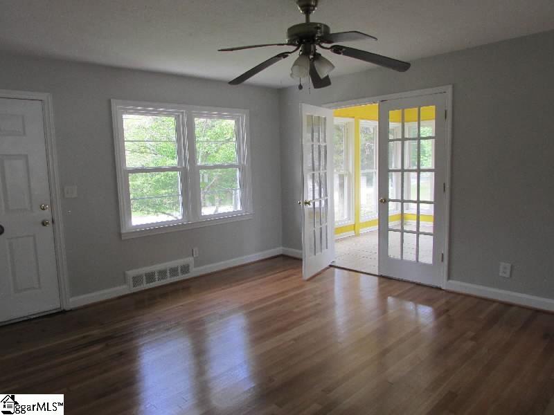 200 Forest, Laurens, South Carolina image 4