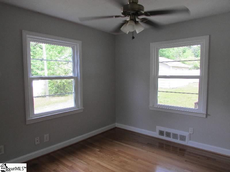 200 Forest, Laurens, South Carolina image 6