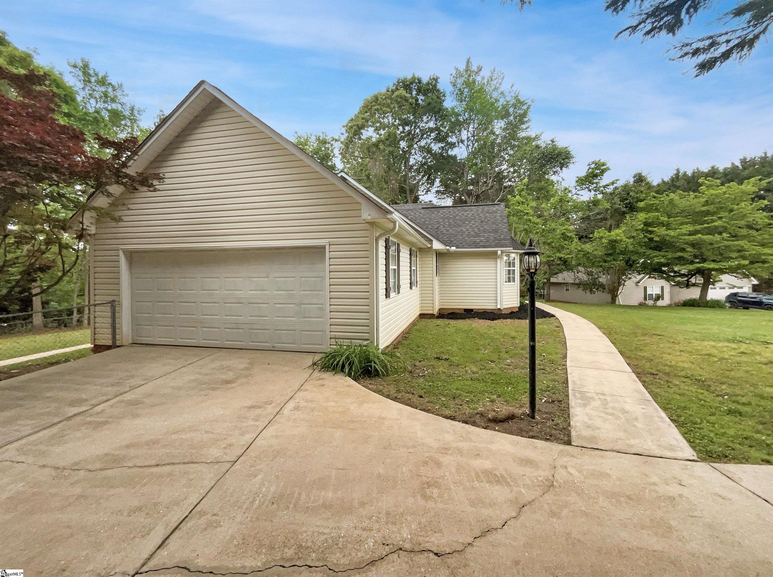 221 Amy, Lyman, South Carolina image 18