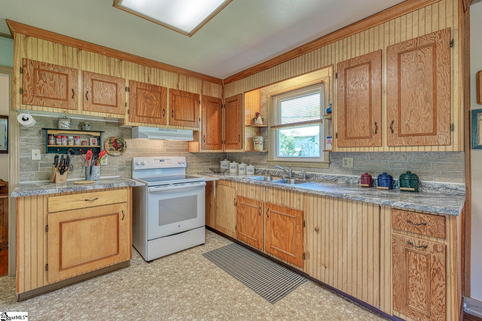4 Jonquil, Greenville, South Carolina image 15