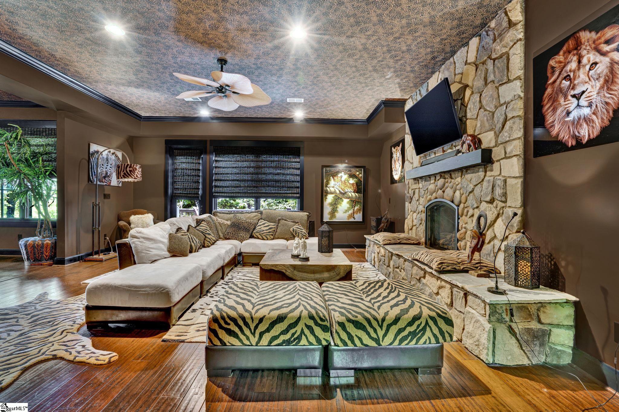 2 Sharptop, Landrum, South Carolina image 32