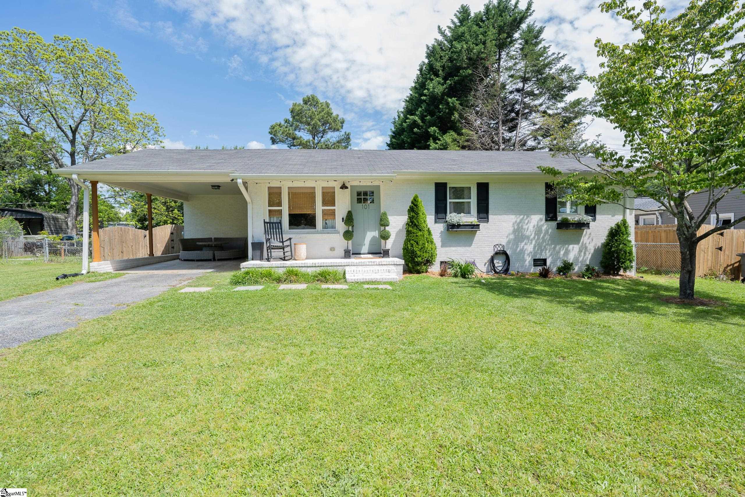 101 Dove, Taylors, South Carolina image 1