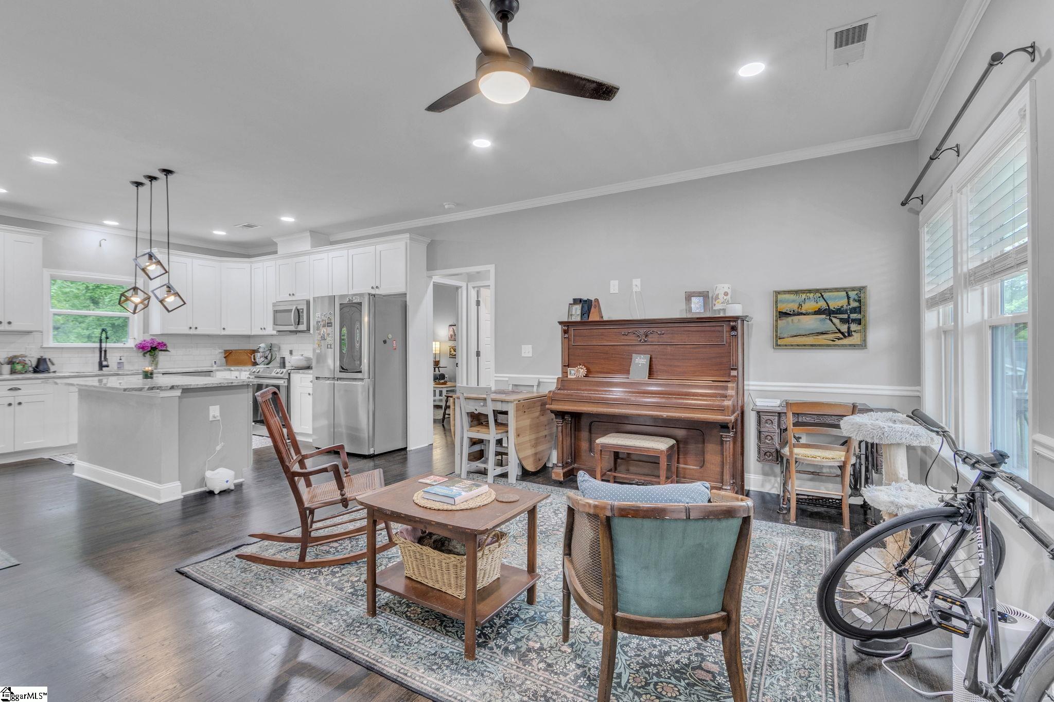 219 Fleetwood, Greenville, South Carolina image 3
