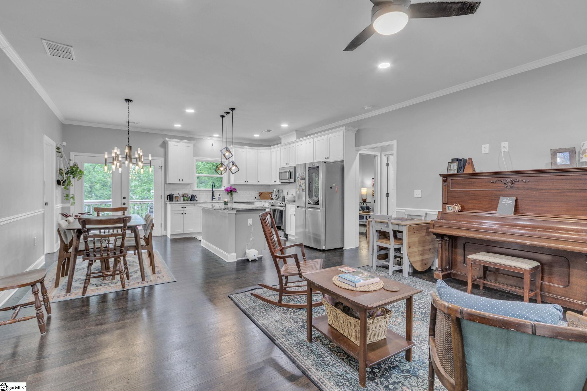 219 Fleetwood, Greenville, South Carolina image 4