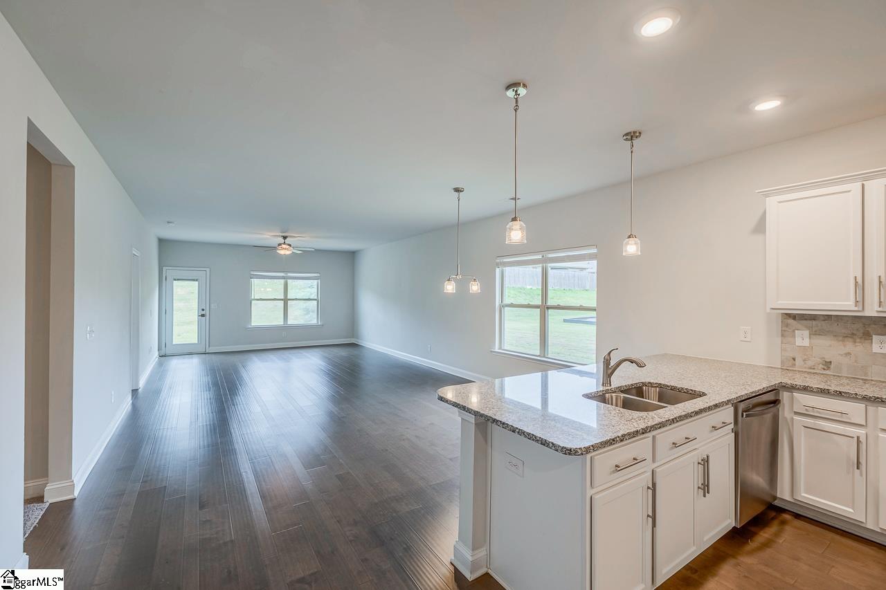 761 Radner, Boiling Springs, South Carolina image 13