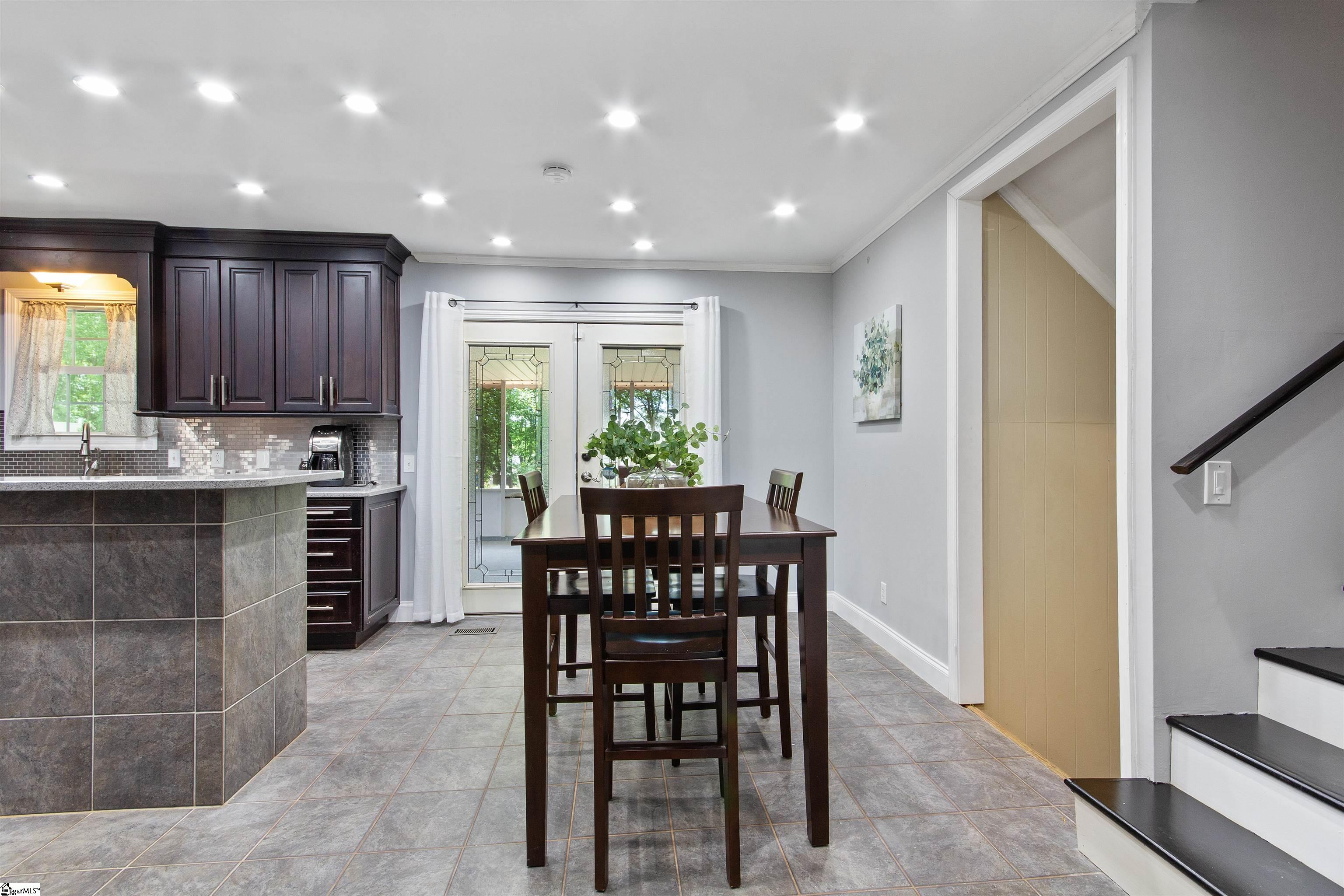 201 Knollview, Greenville, South Carolina image 7