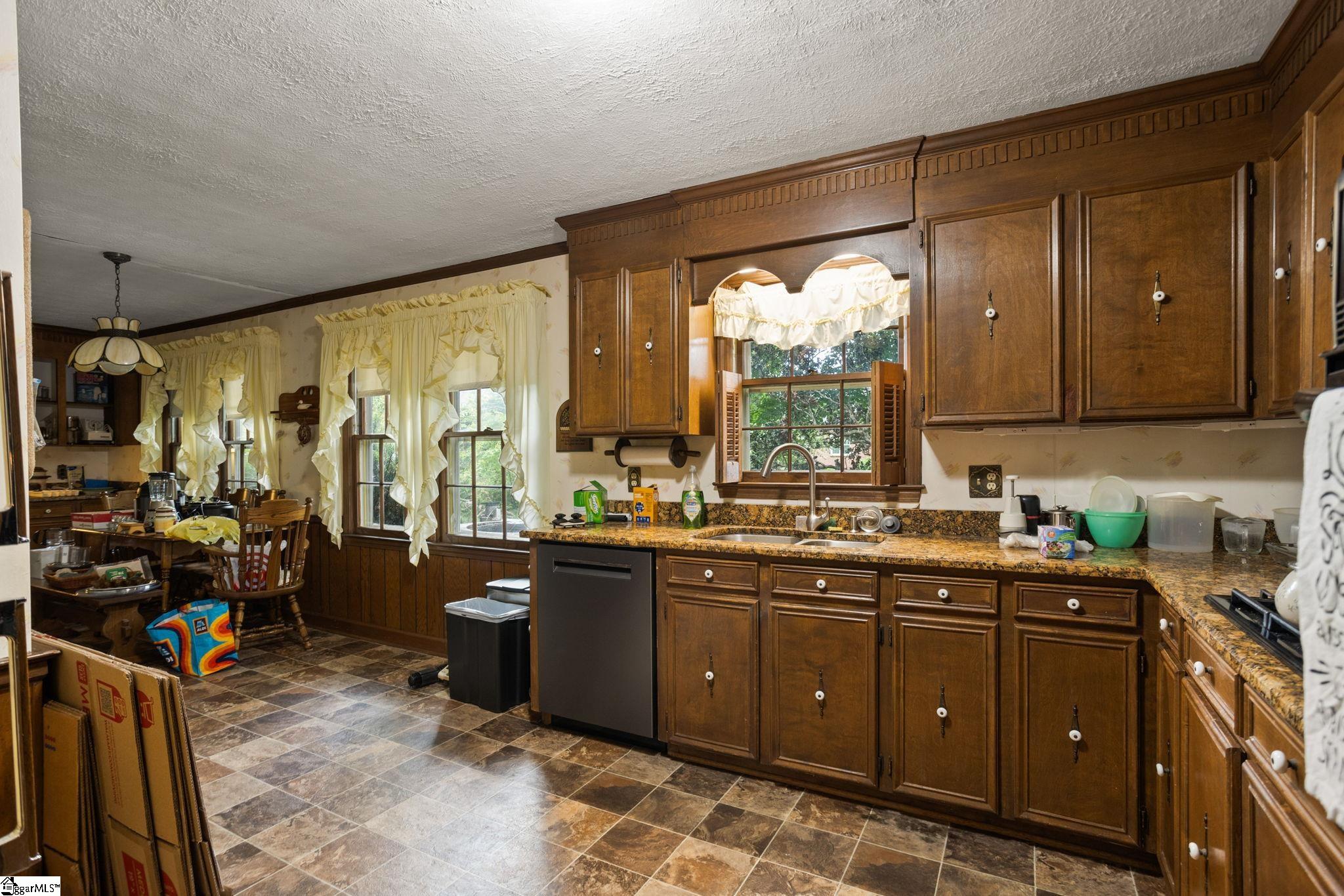 304 S Almond, Simpsonville, South Carolina image 5