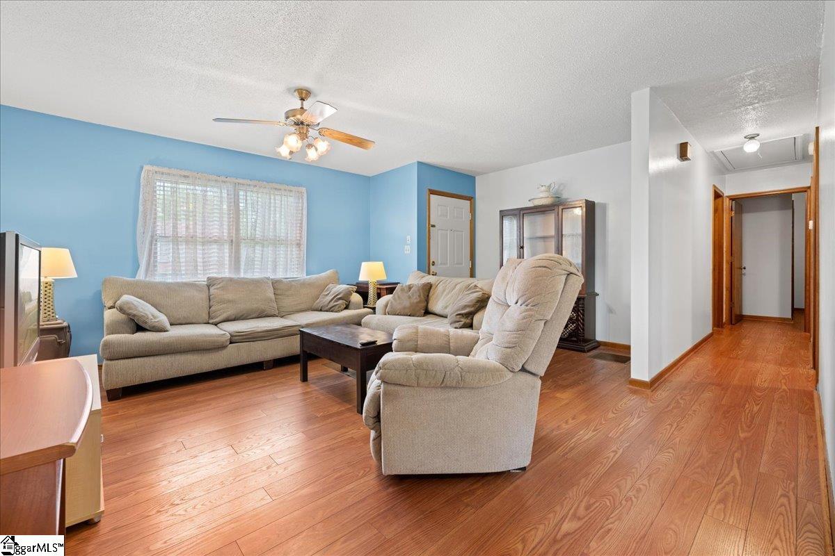 8 Cross, Inman, South Carolina image 5