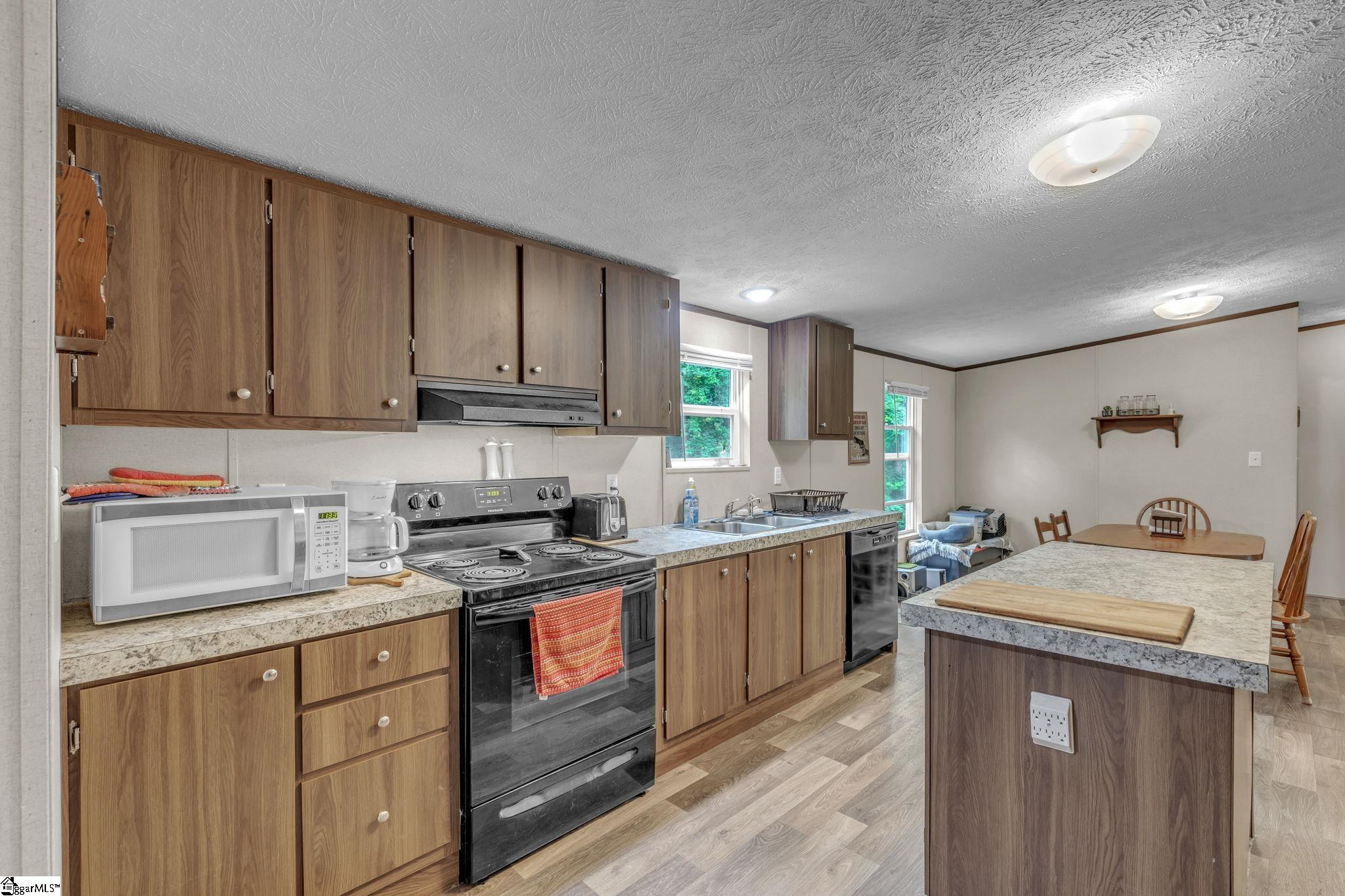 21 Hughes, Greenville, South Carolina image 16