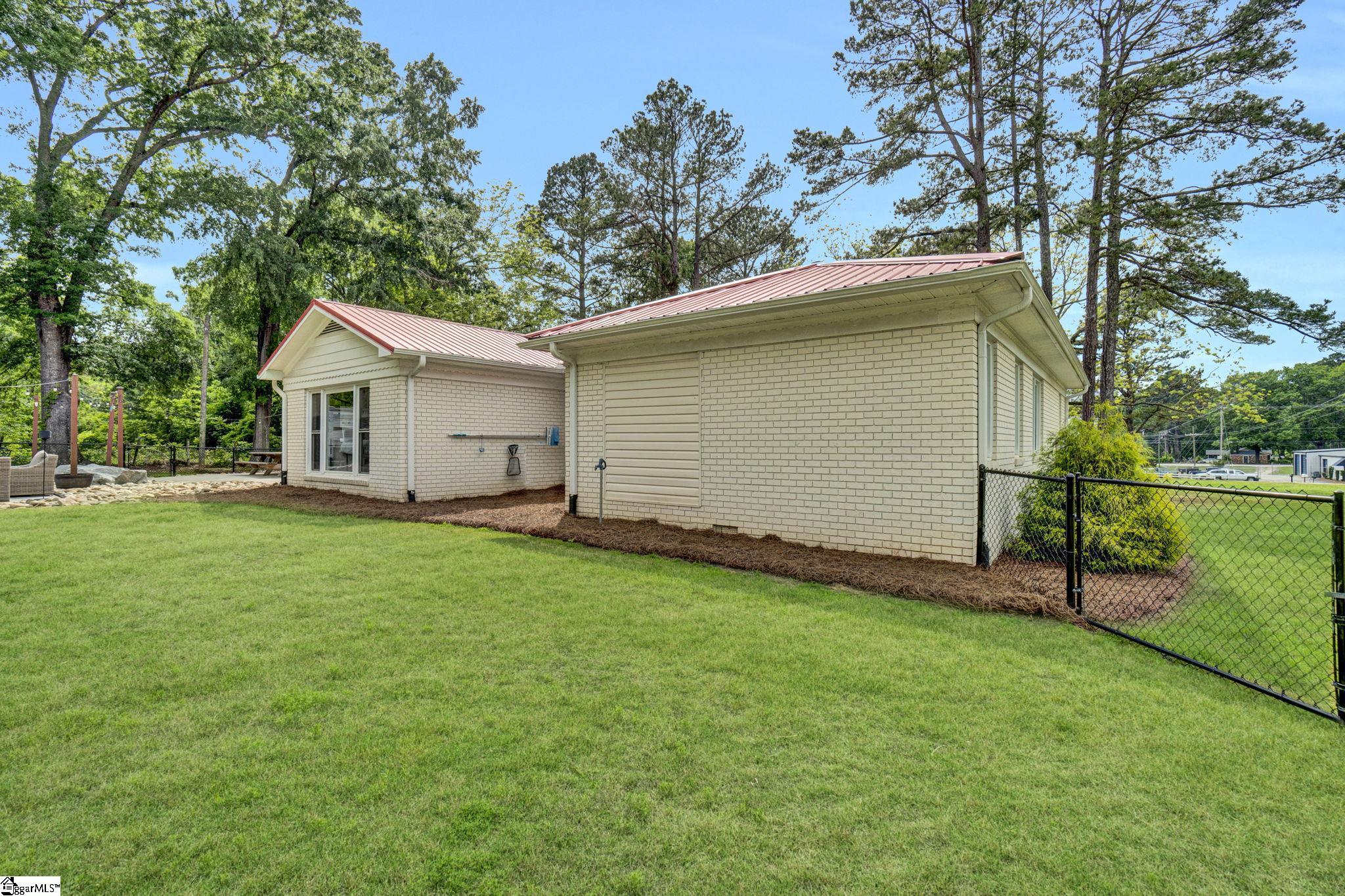103 Mississippi, Clinton, South Carolina image 46