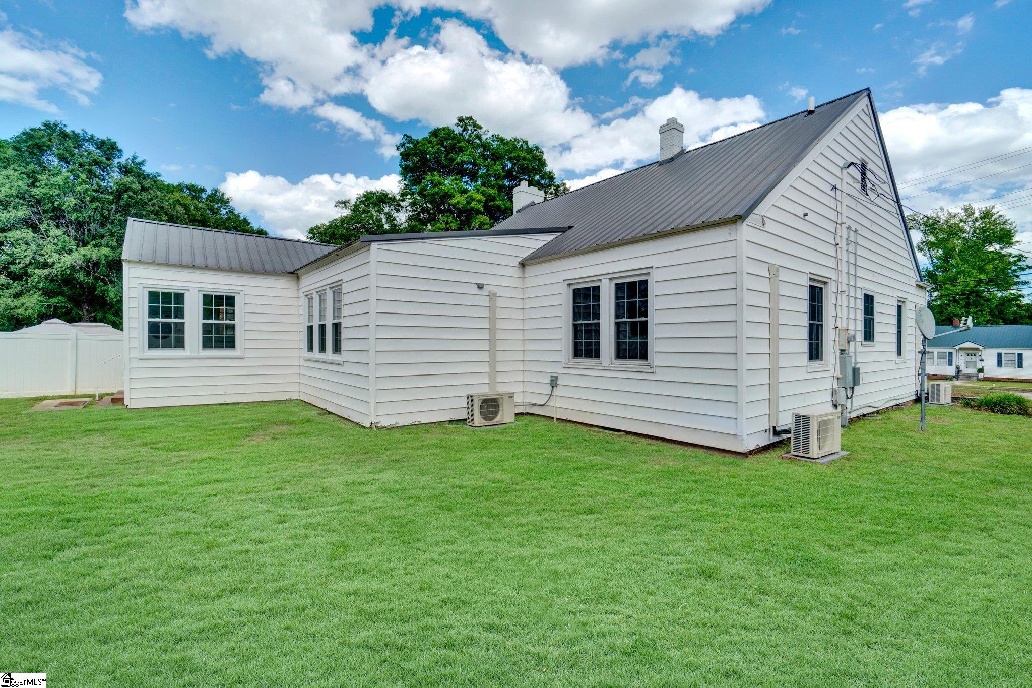 305 N Adair, Clinton, South Carolina image 28