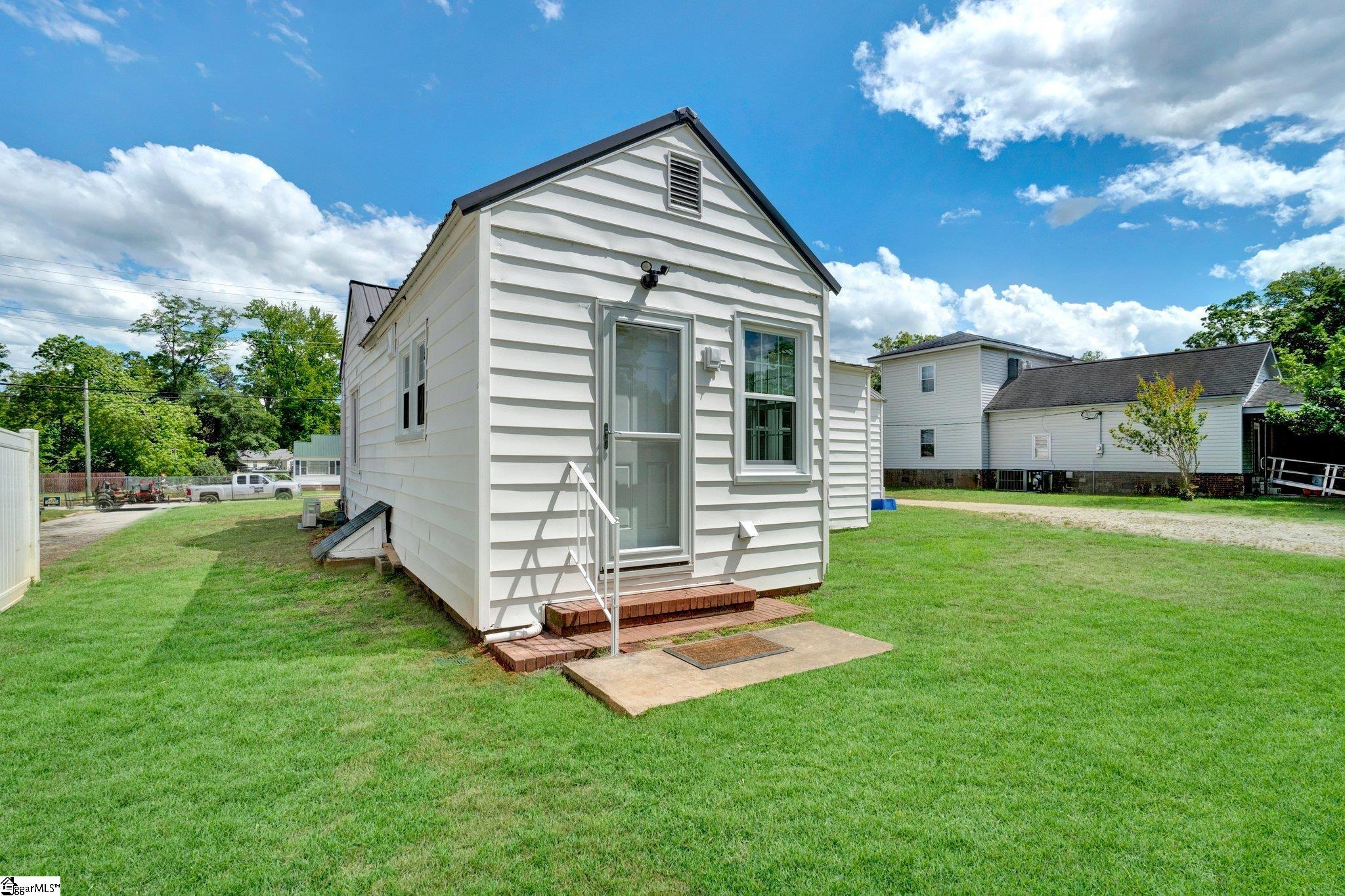 305 N Adair, Clinton, South Carolina image 32