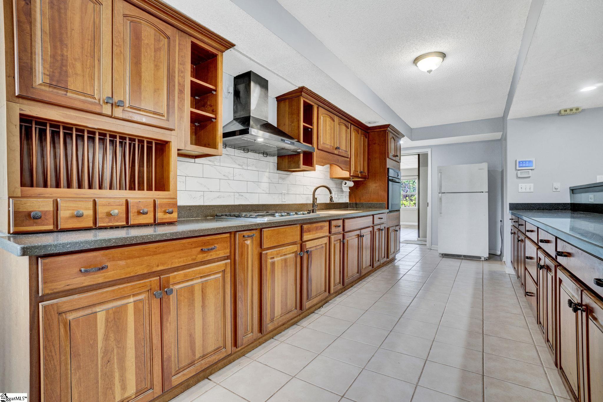 694 Brookwood, Laurens, South Carolina image 5