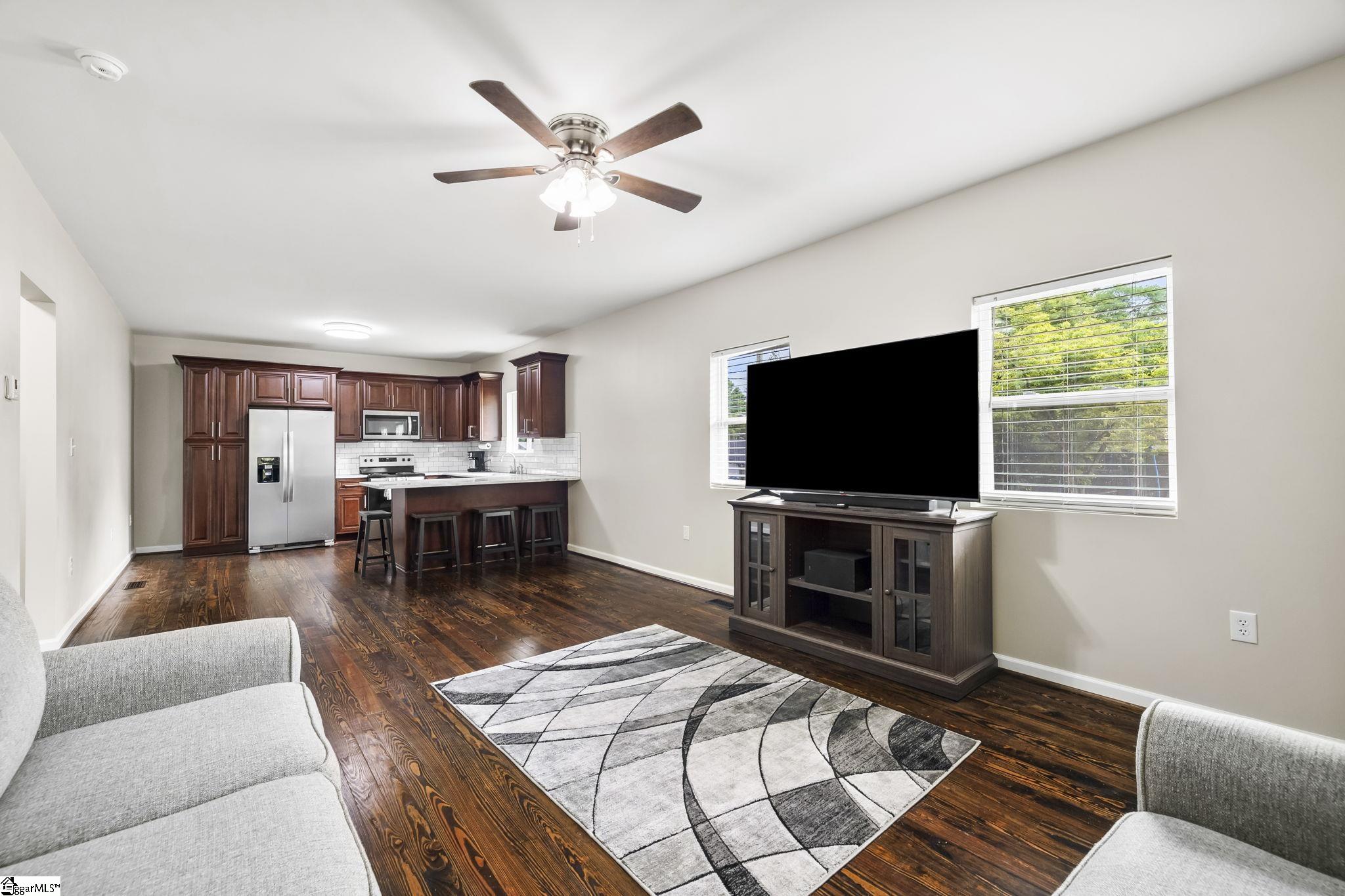 73 E 8th, Greenville, South Carolina image 2