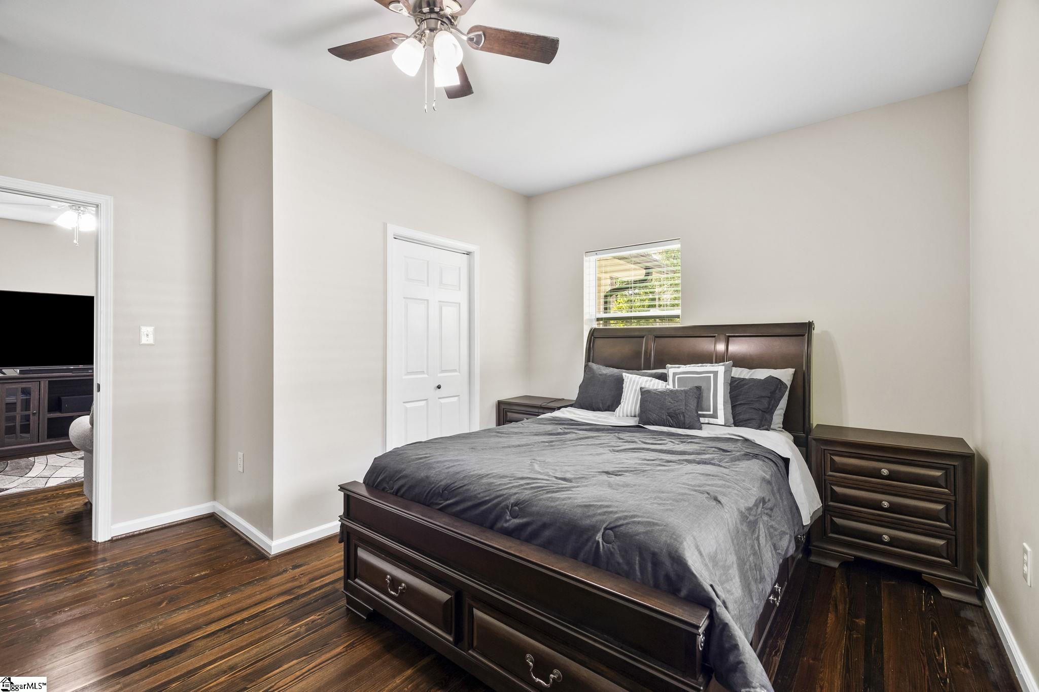 73 E 8th, Greenville, South Carolina image 11