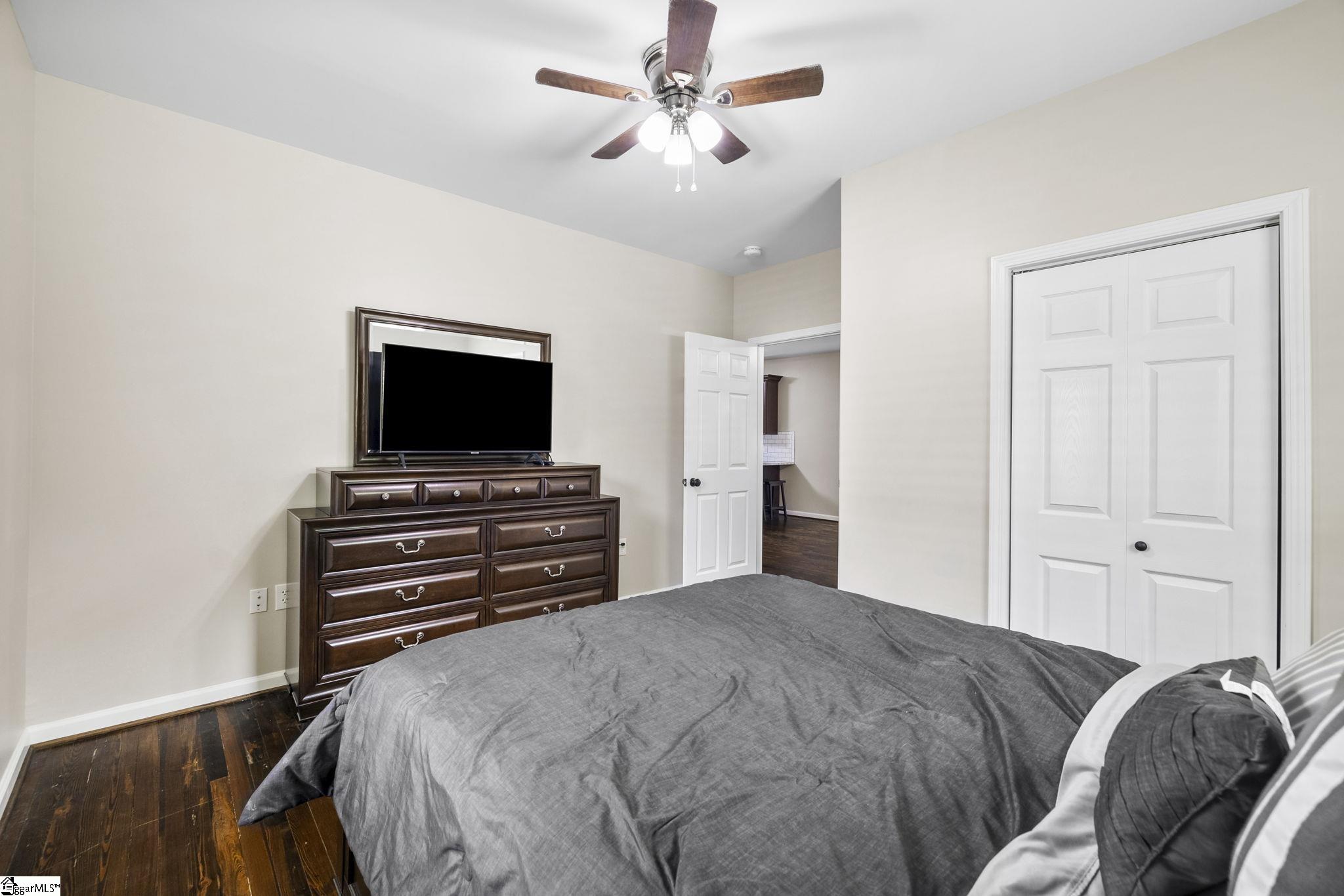 73 E 8th, Greenville, South Carolina image 12