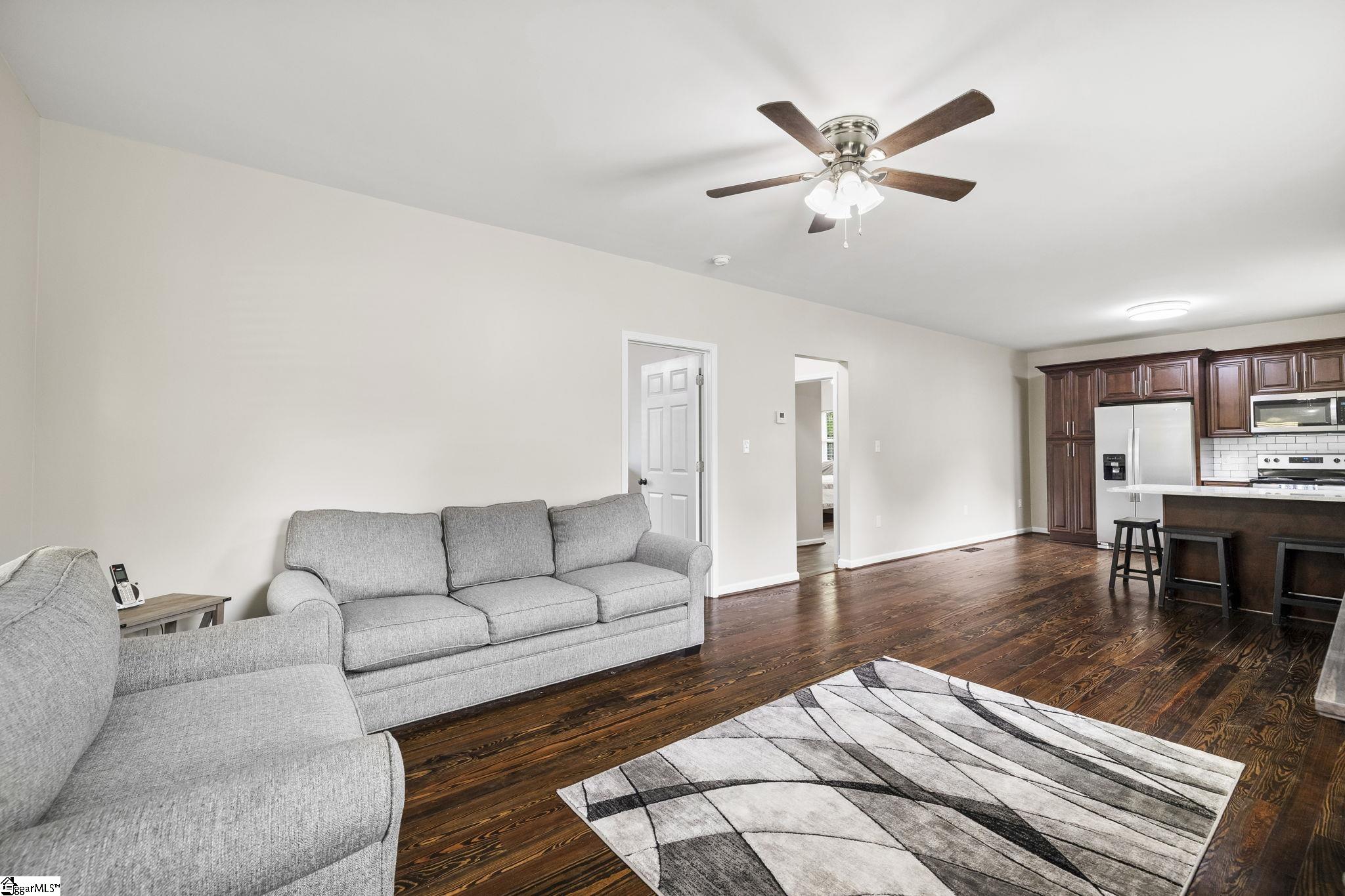 73 E 8th, Greenville, South Carolina image 3