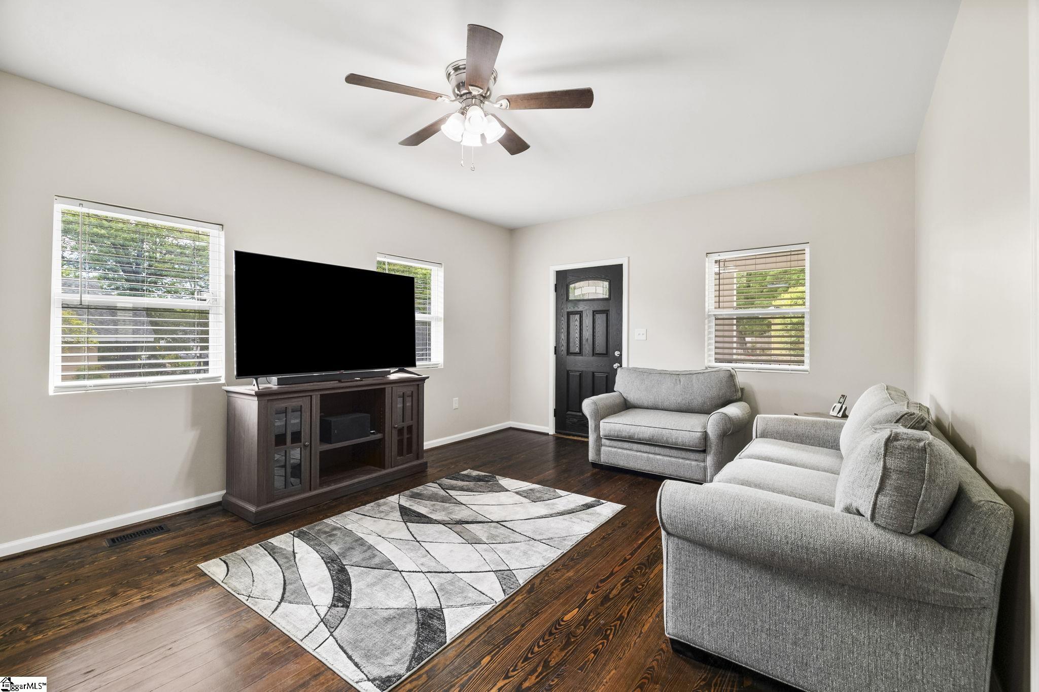 73 E 8th, Greenville, South Carolina image 5