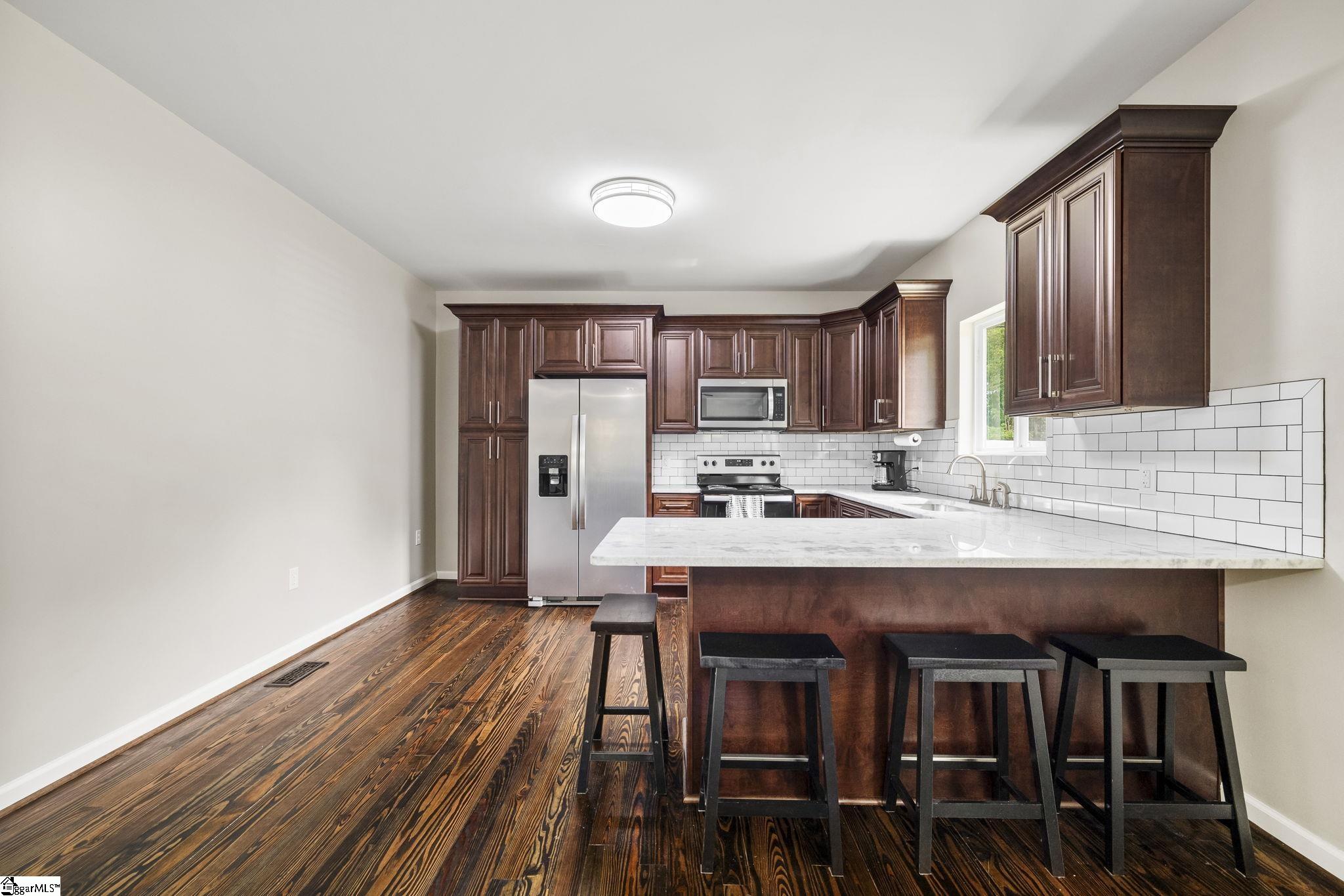 73 E 8th, Greenville, South Carolina image 6