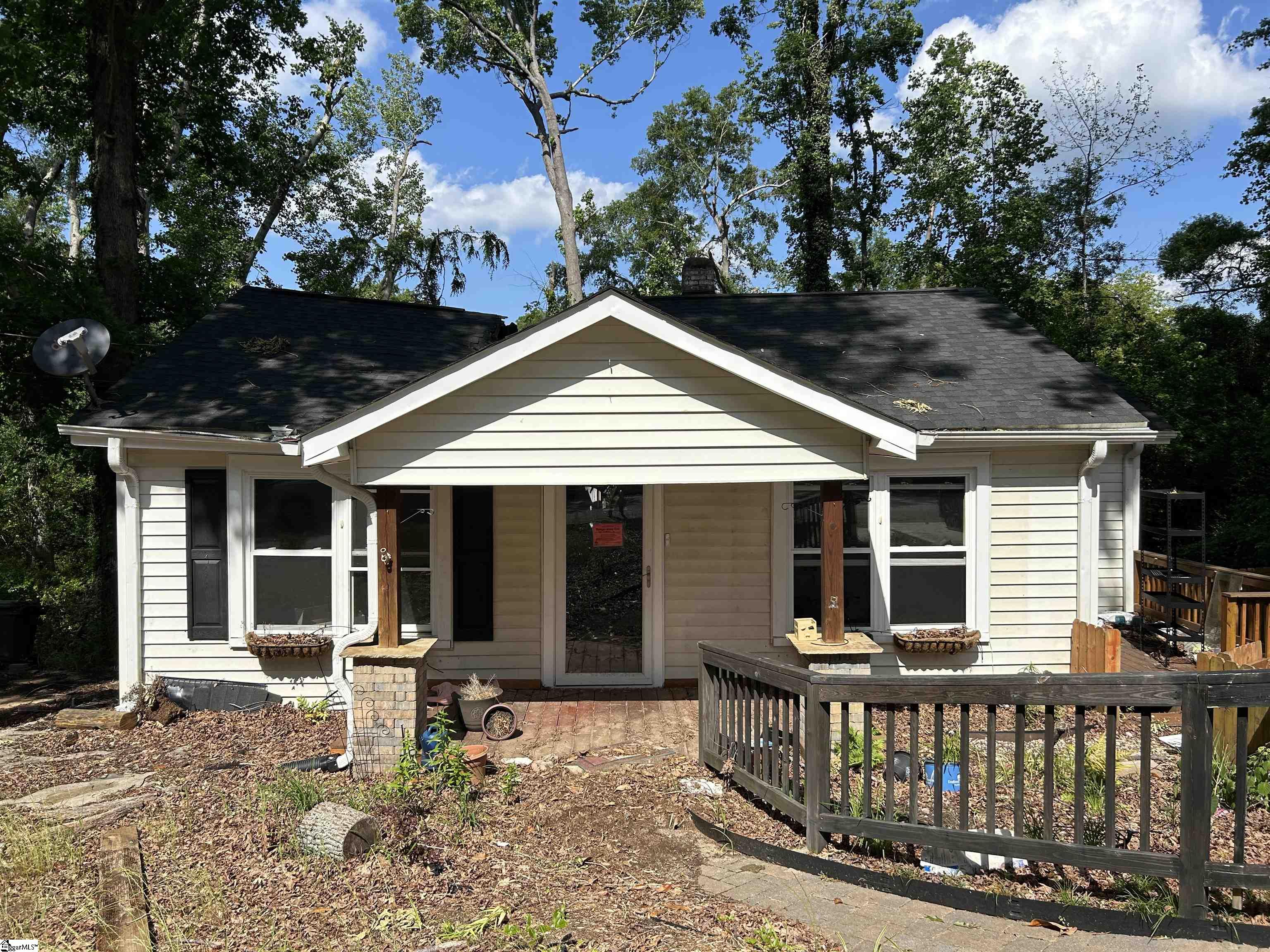 428 Academy, Laurens, South Carolina image 1