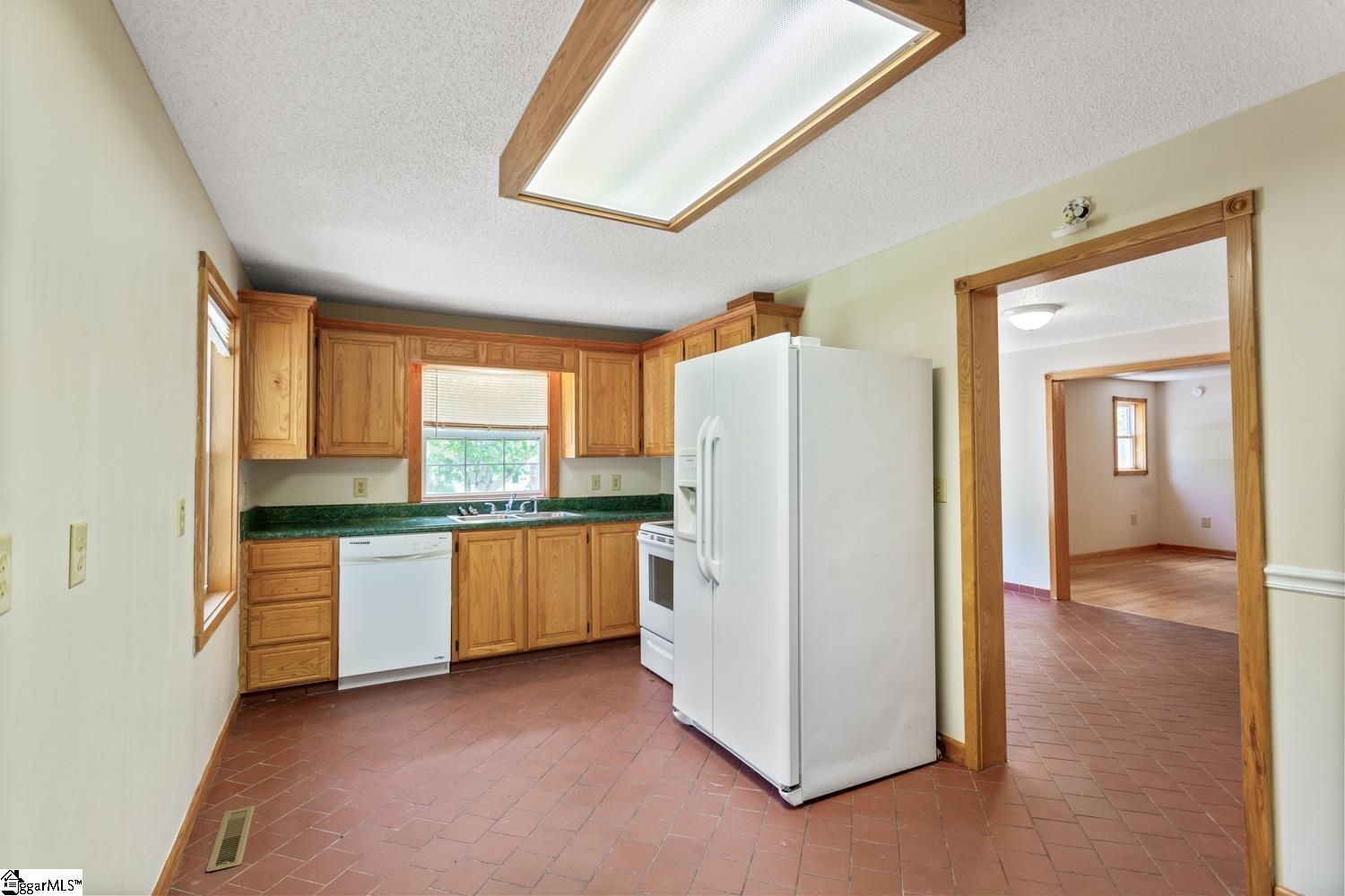 114 Augusta, Easley, South Carolina image 14