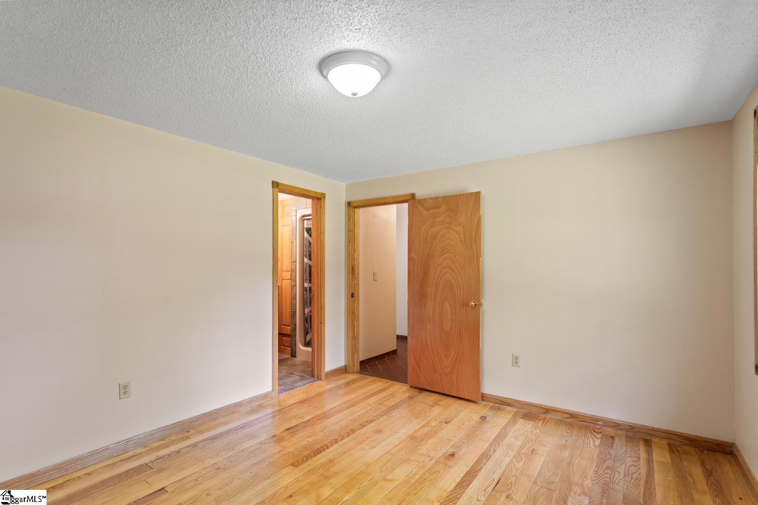 114 Augusta, Easley, South Carolina image 25