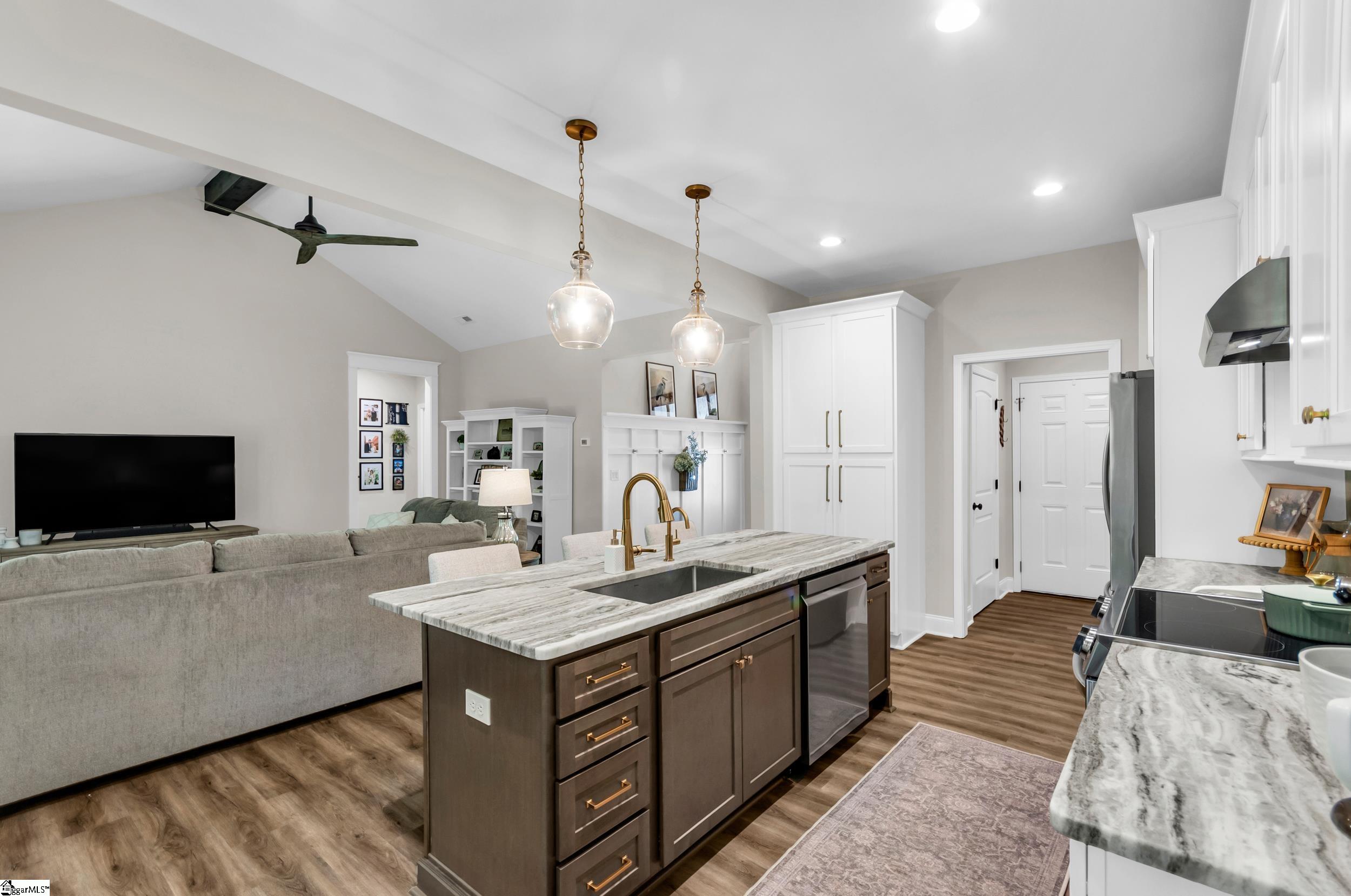 203 N Hogan, Westminster, South Carolina image 11