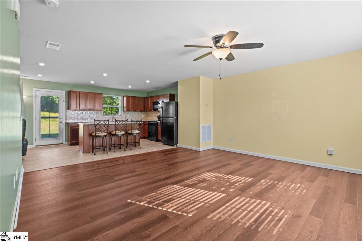 313 Elwin, Greer, South Carolina image 5