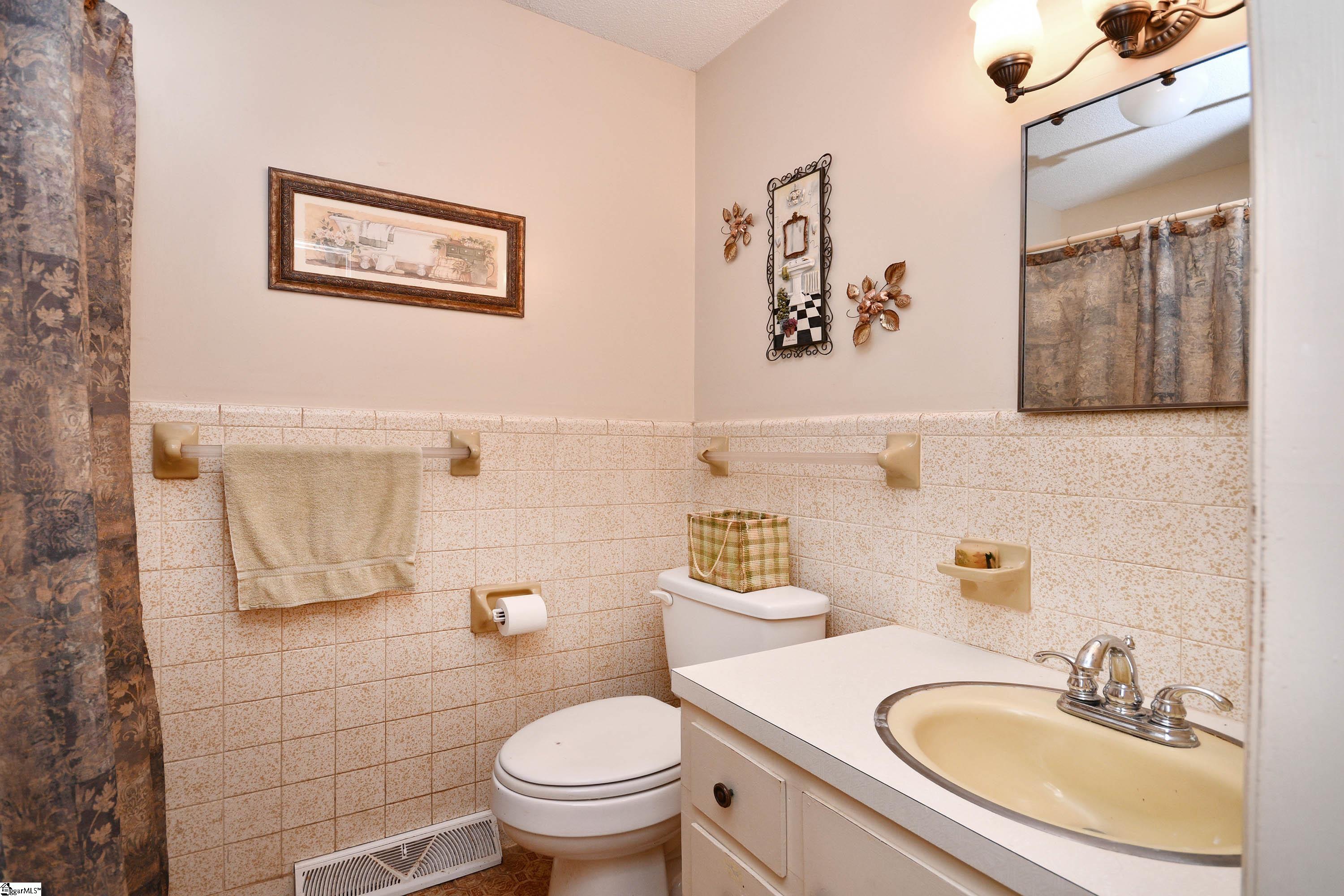 151 Aaron, Six Mile, South Carolina image 33