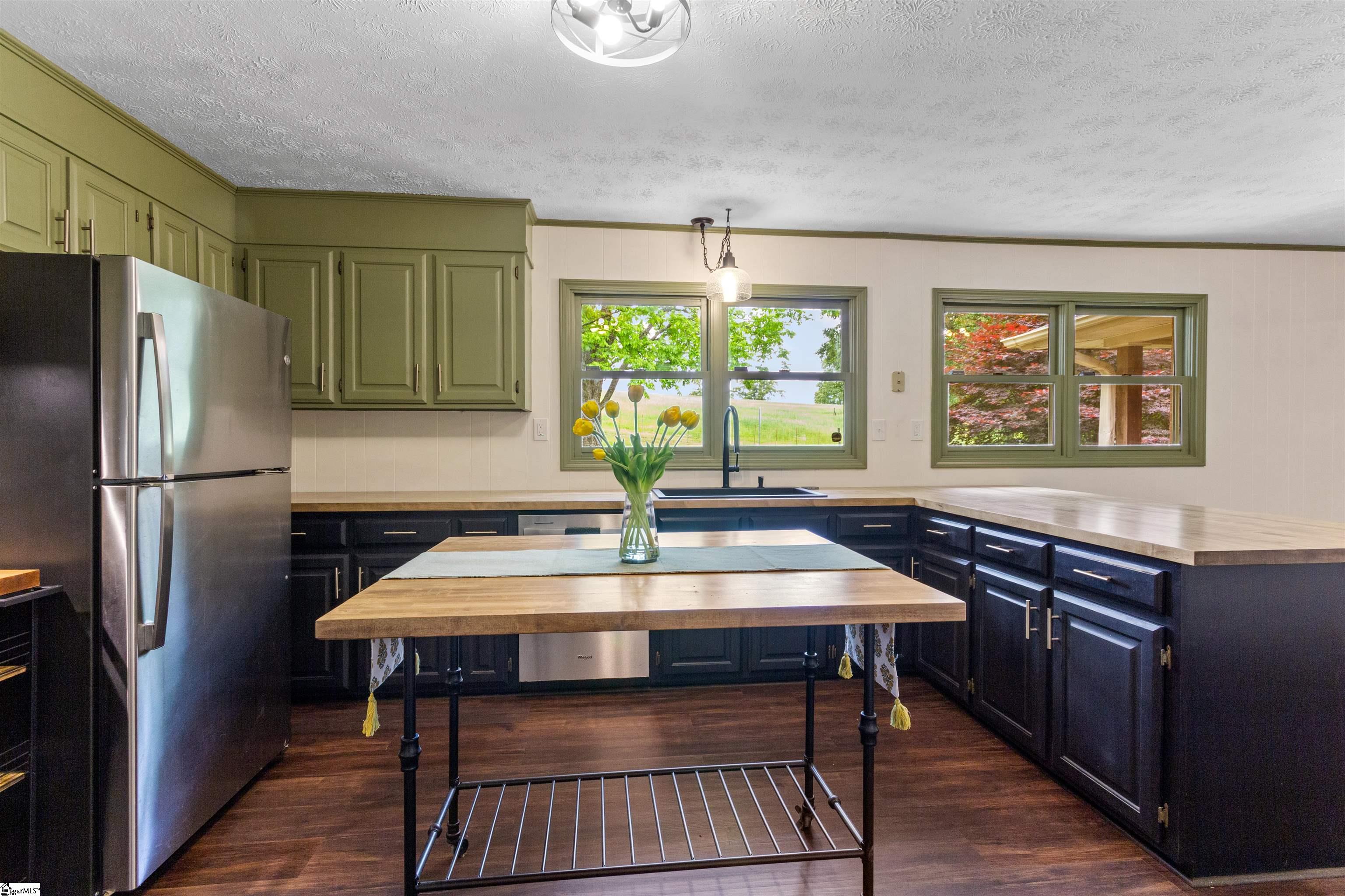 1121 Ireland, Pickens, South Carolina image 11