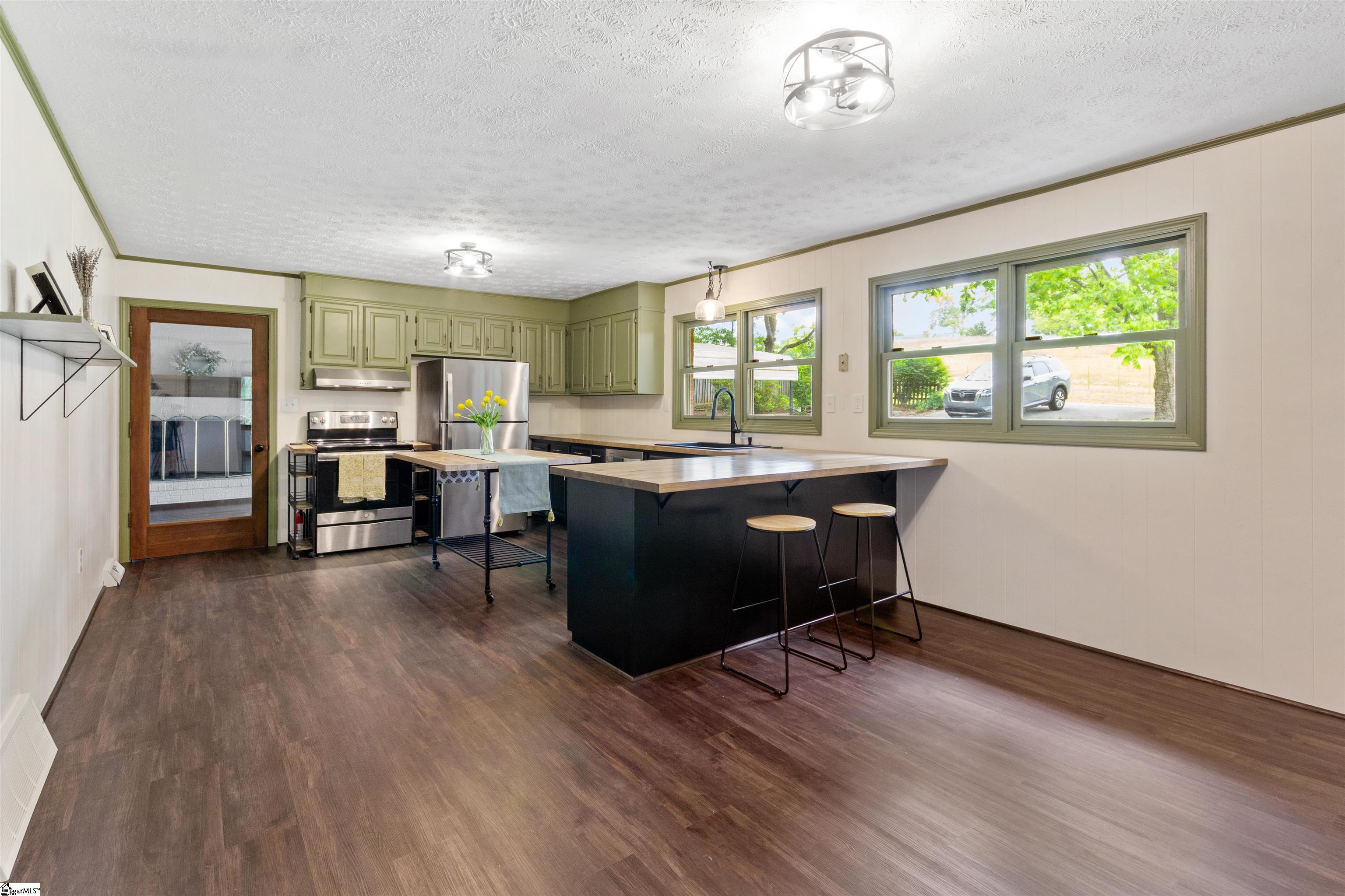 1121 Ireland, Pickens, South Carolina image 12