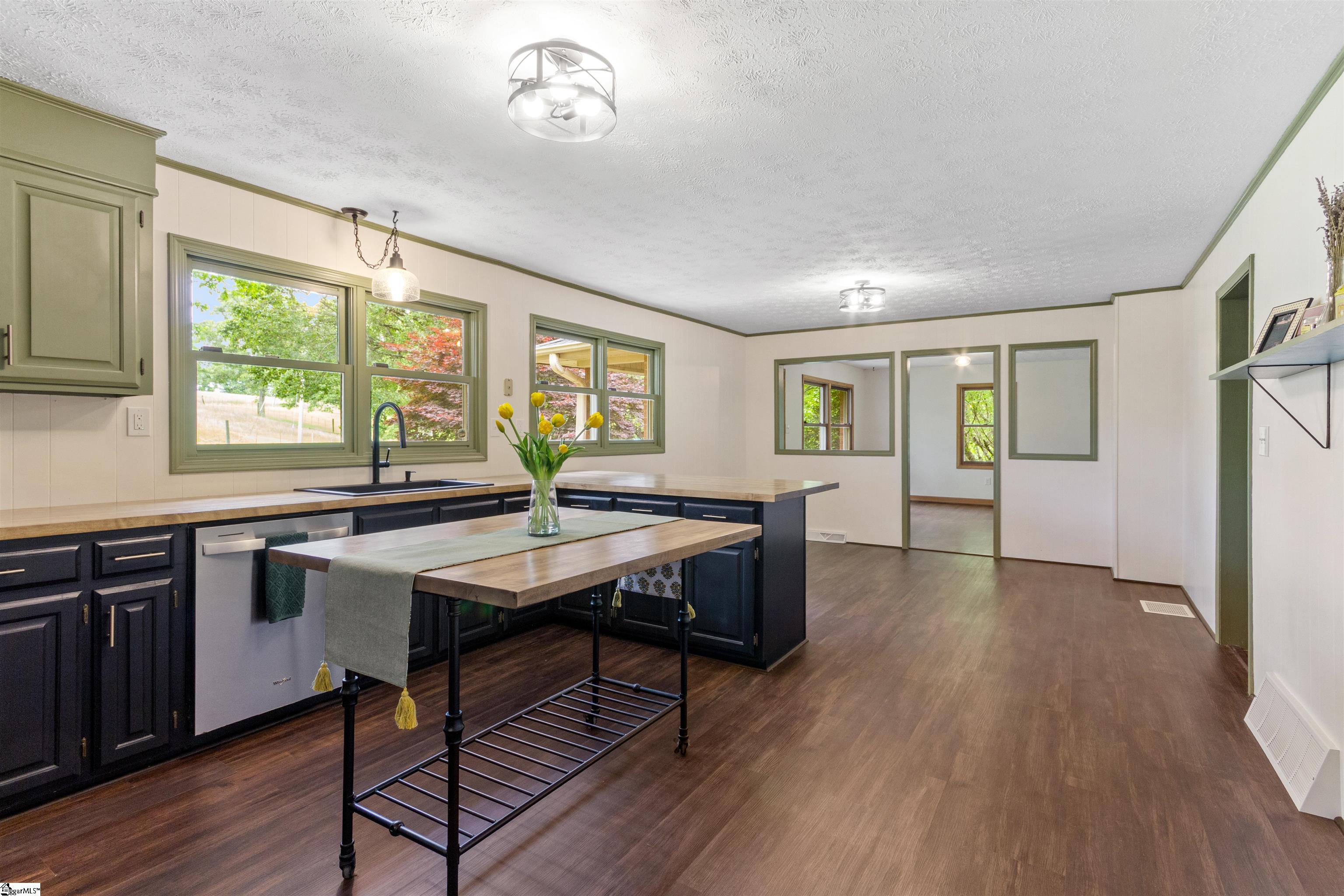 1121 Ireland, Pickens, South Carolina image 8