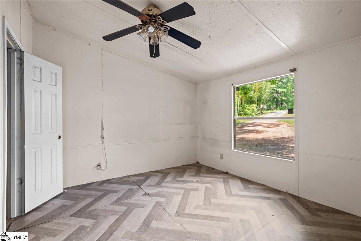 431 Highway 101, Gray Court, South Carolina image 13