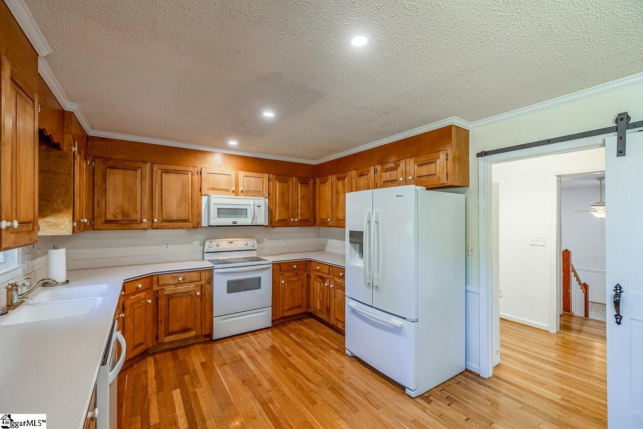 2 Meredith, Greenville, South Carolina image 17