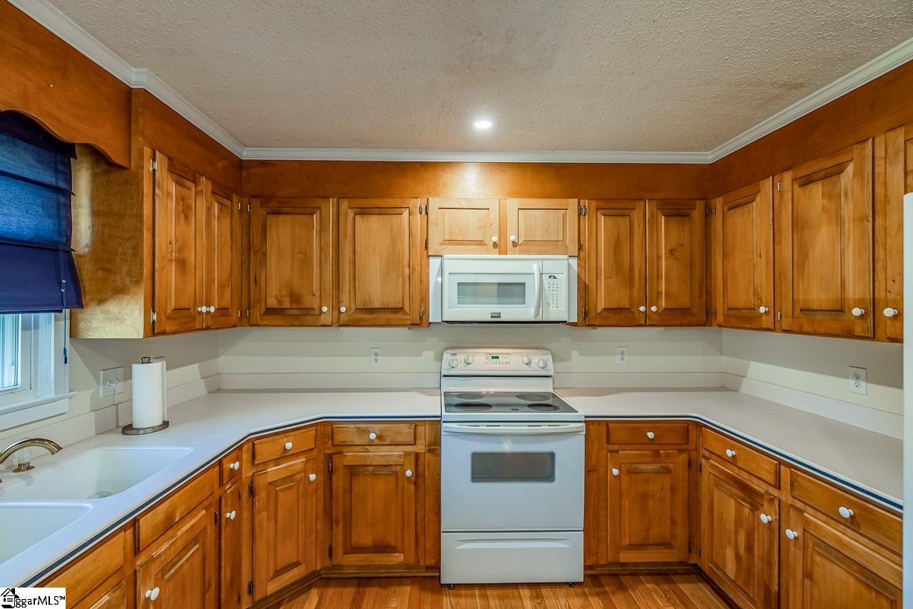 2 Meredith, Greenville, South Carolina image 18