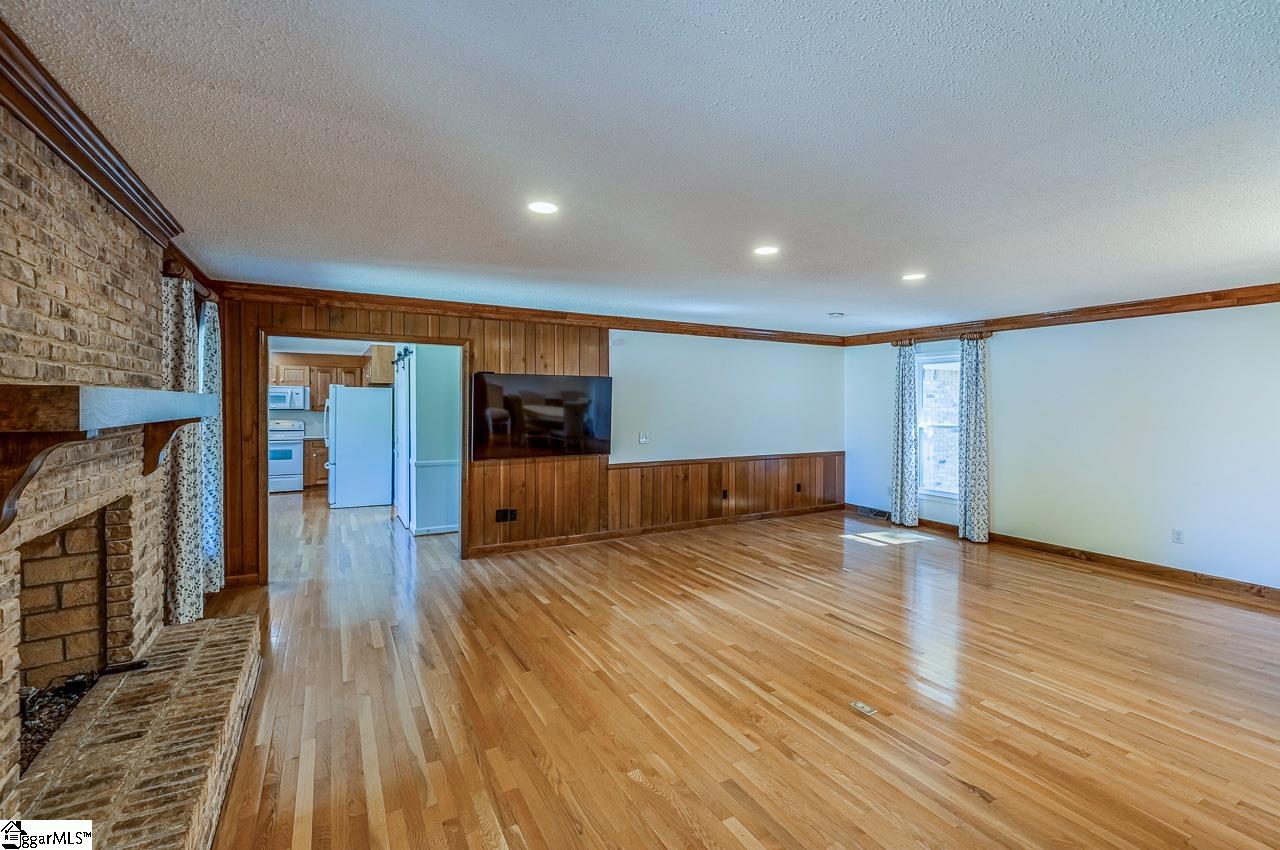2 Meredith, Greenville, South Carolina image 9