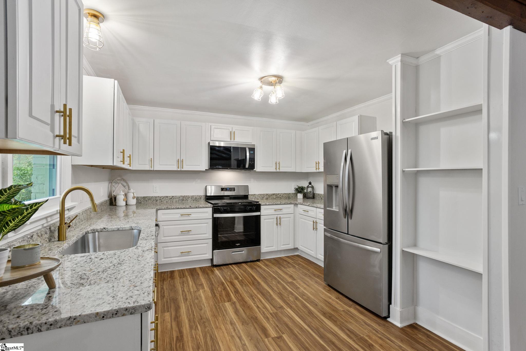 26 Dagenham, Greenville, South Carolina image 13