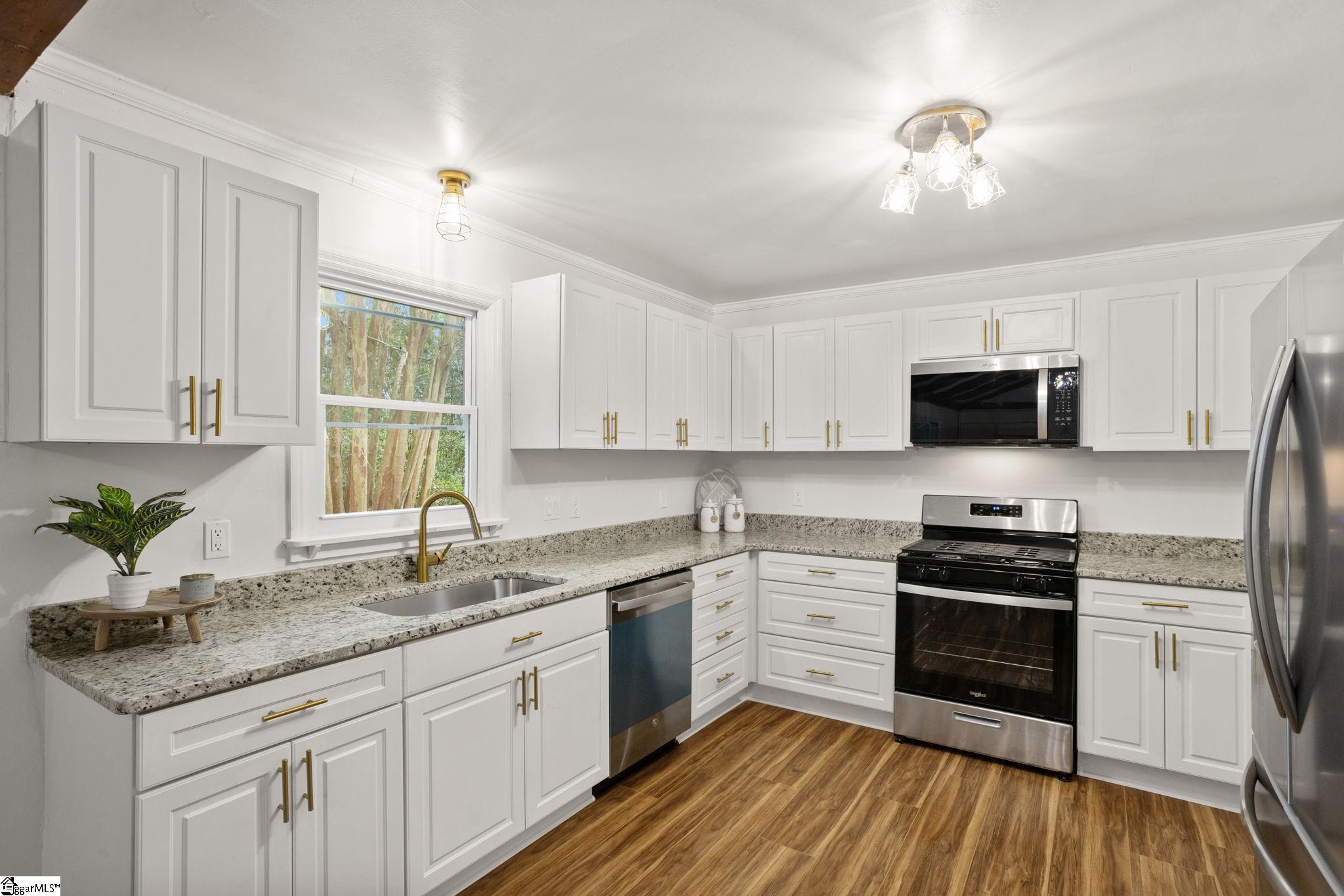 26 Dagenham, Greenville, South Carolina image 14