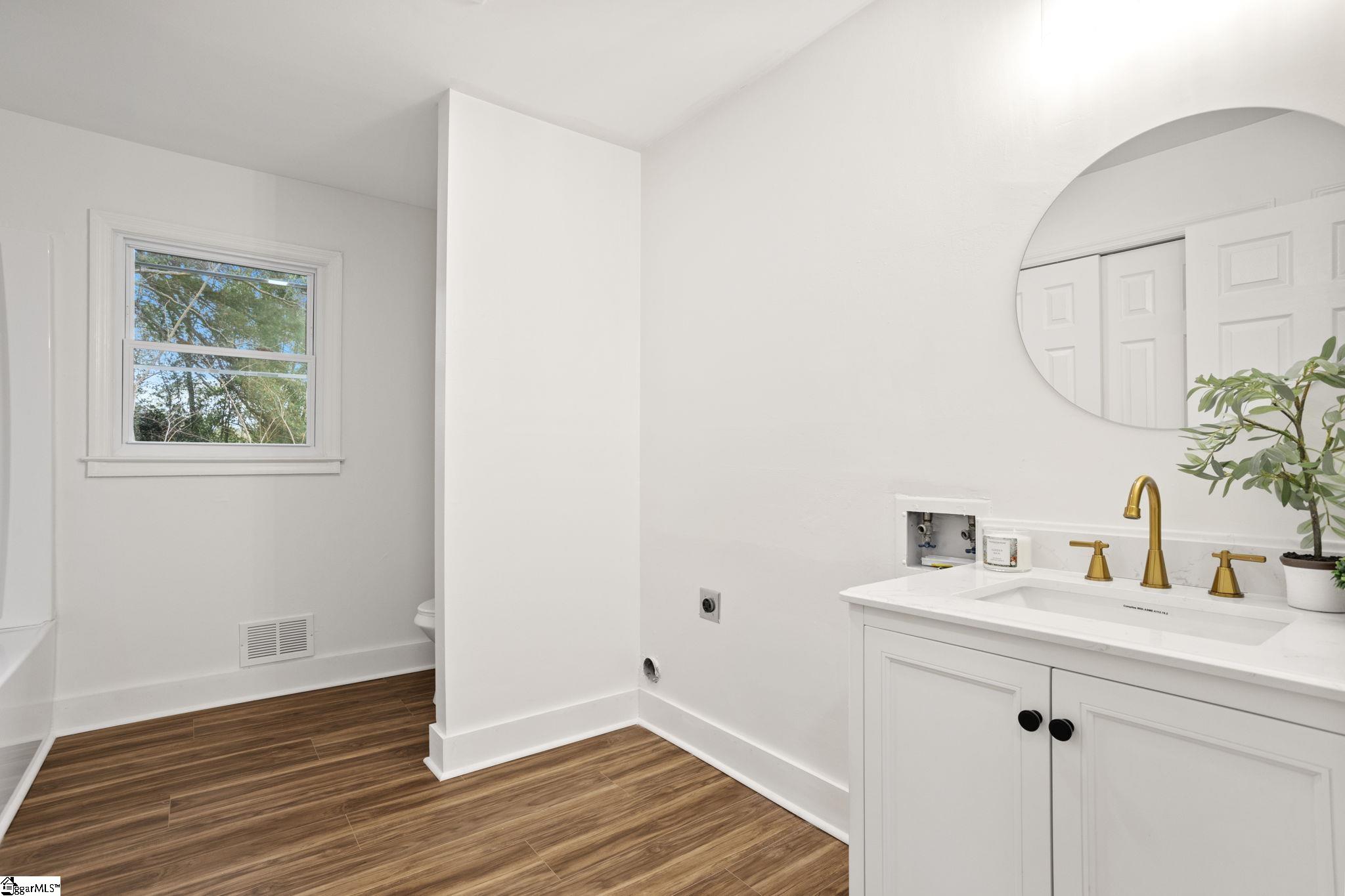 26 Dagenham, Greenville, South Carolina image 19