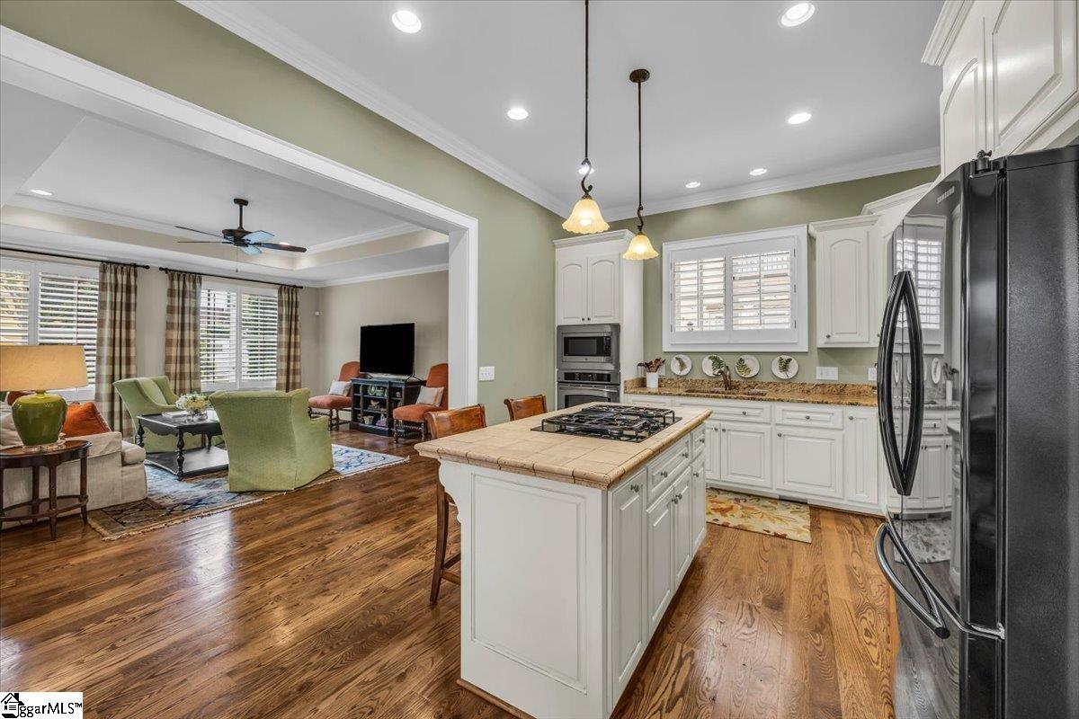 2 Arezzo, Greenville, South Carolina image 10