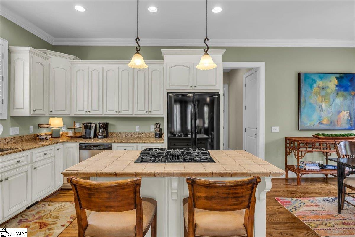 2 Arezzo, Greenville, South Carolina image 11
