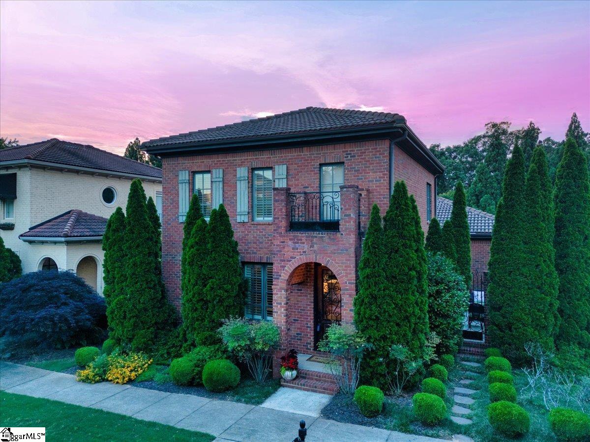 2 Arezzo, Greenville, South Carolina image 3