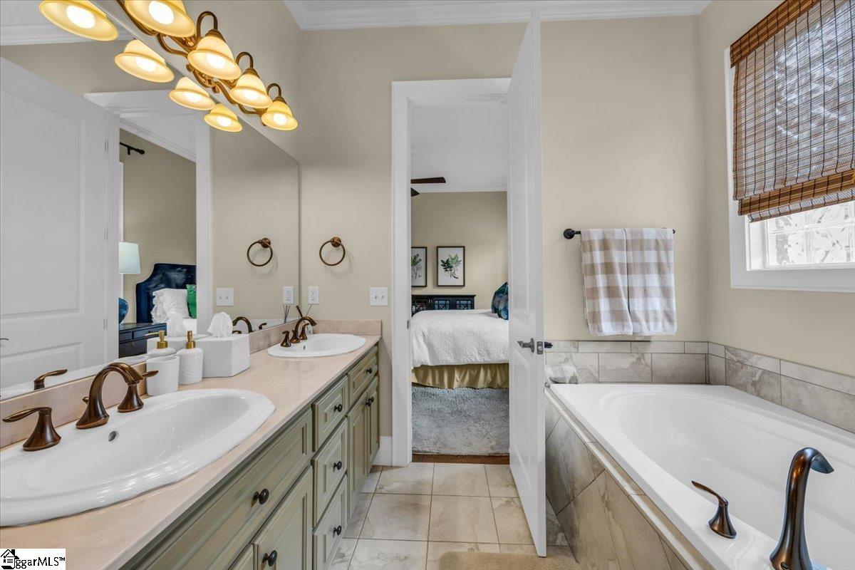 2 Arezzo, Greenville, South Carolina image 22
