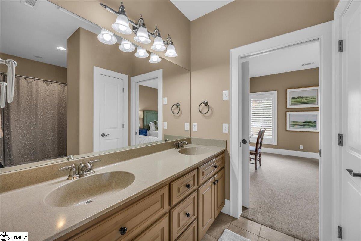 2 Arezzo, Greenville, South Carolina image 27