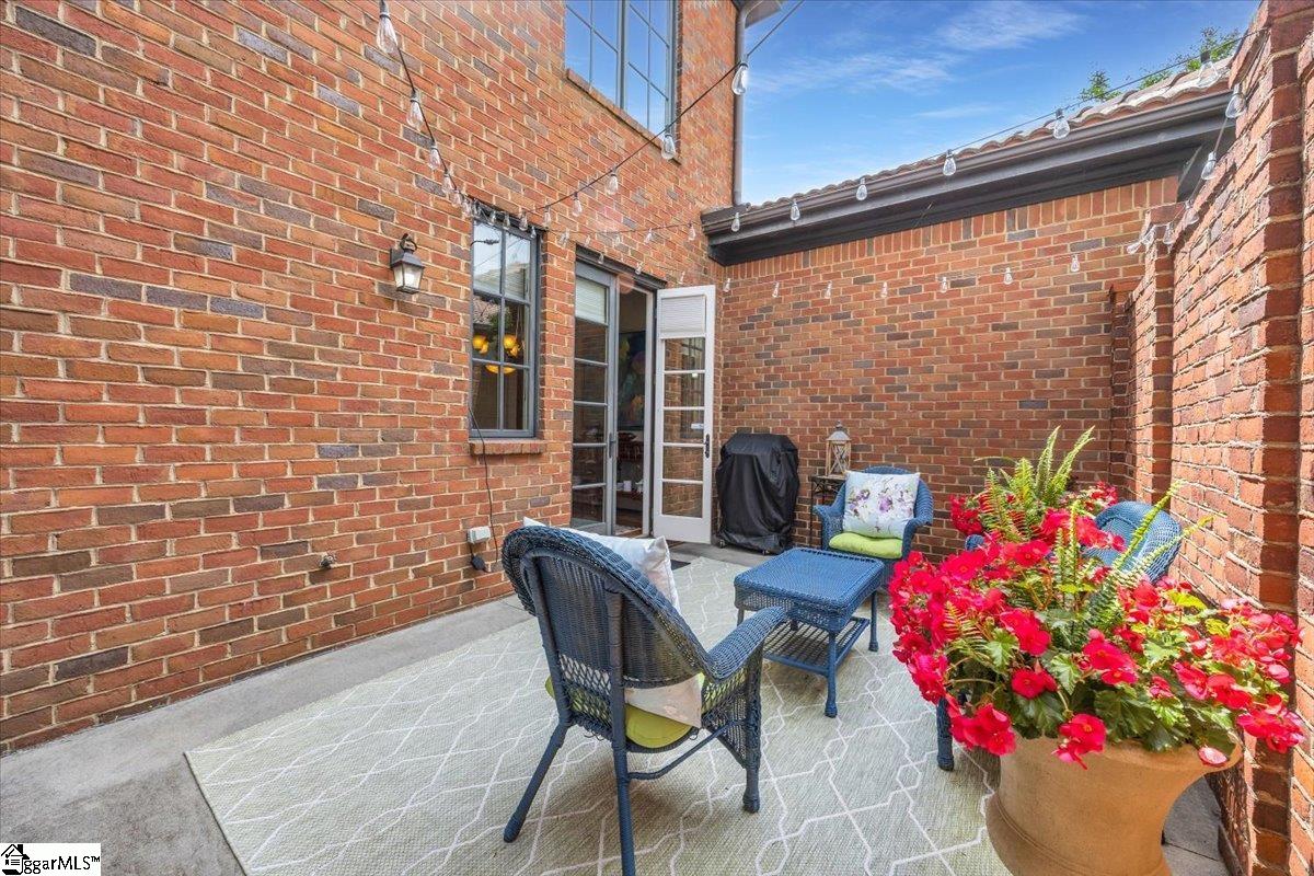 2 Arezzo, Greenville, South Carolina image 32
