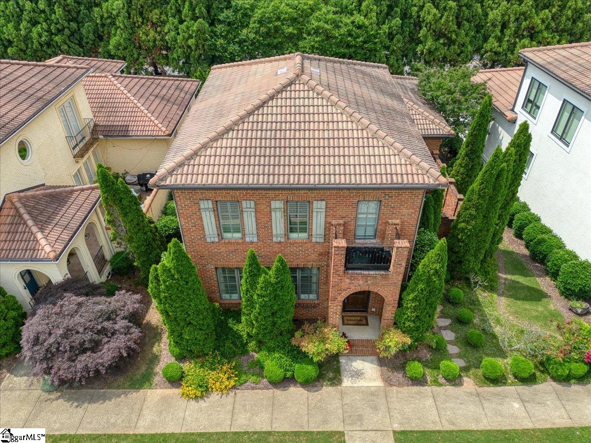 2 Arezzo, Greenville, South Carolina image 38
