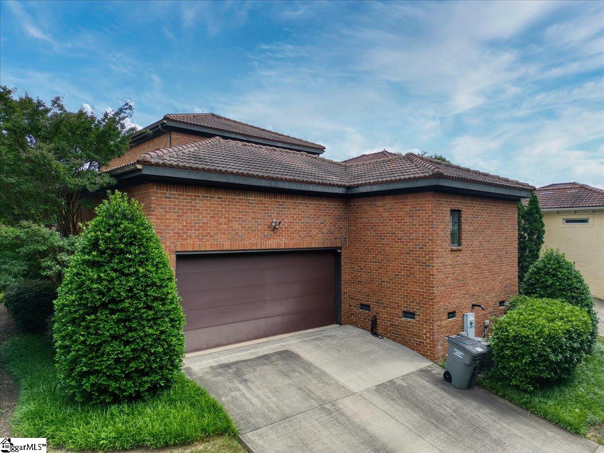 2 Arezzo, Greenville, South Carolina image 39