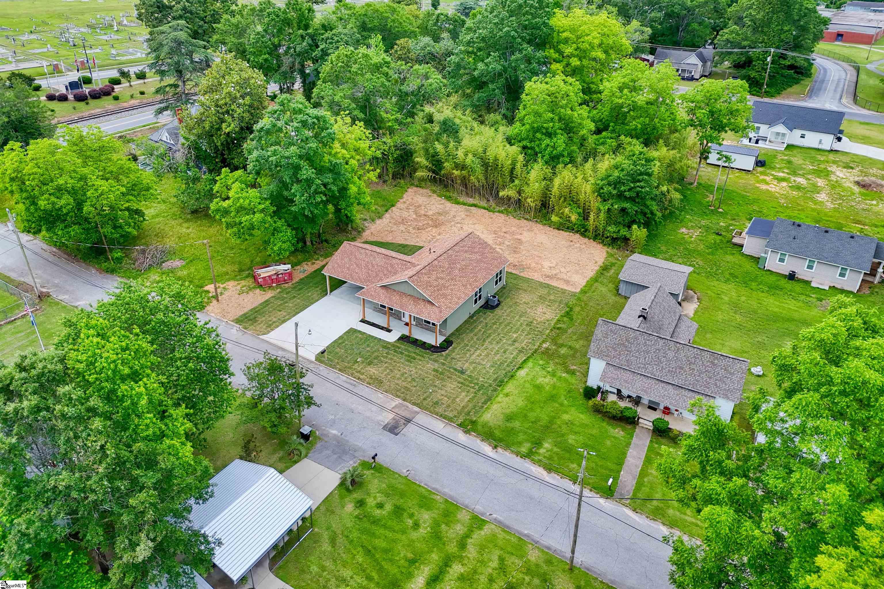 106 North, Belton, South Carolina image 27
