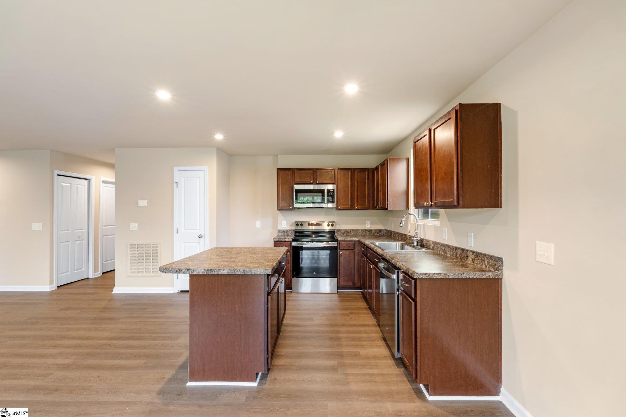 323 Skipton, Greenville, South Carolina image 9